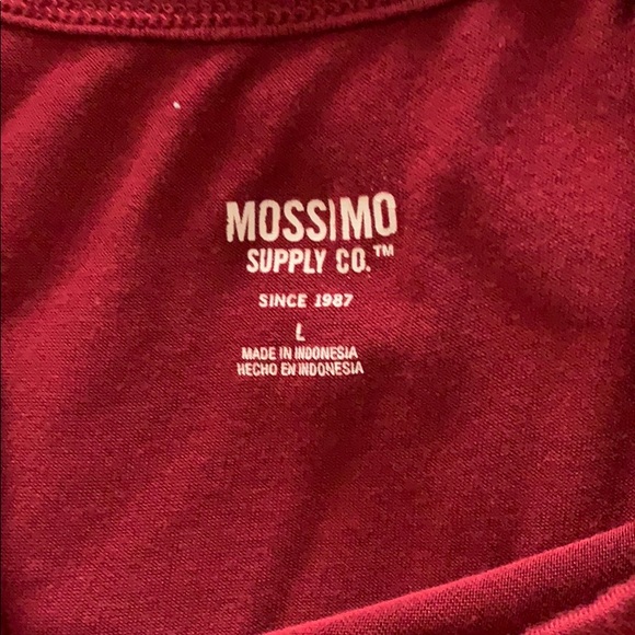 Red open shoulder top - Picture 2 of 3